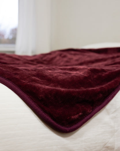 Waterproof Goddess Blanket™ – Moon Blood